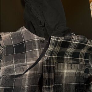 Mens Size Small hooded flannel Shirt-Black and Gray